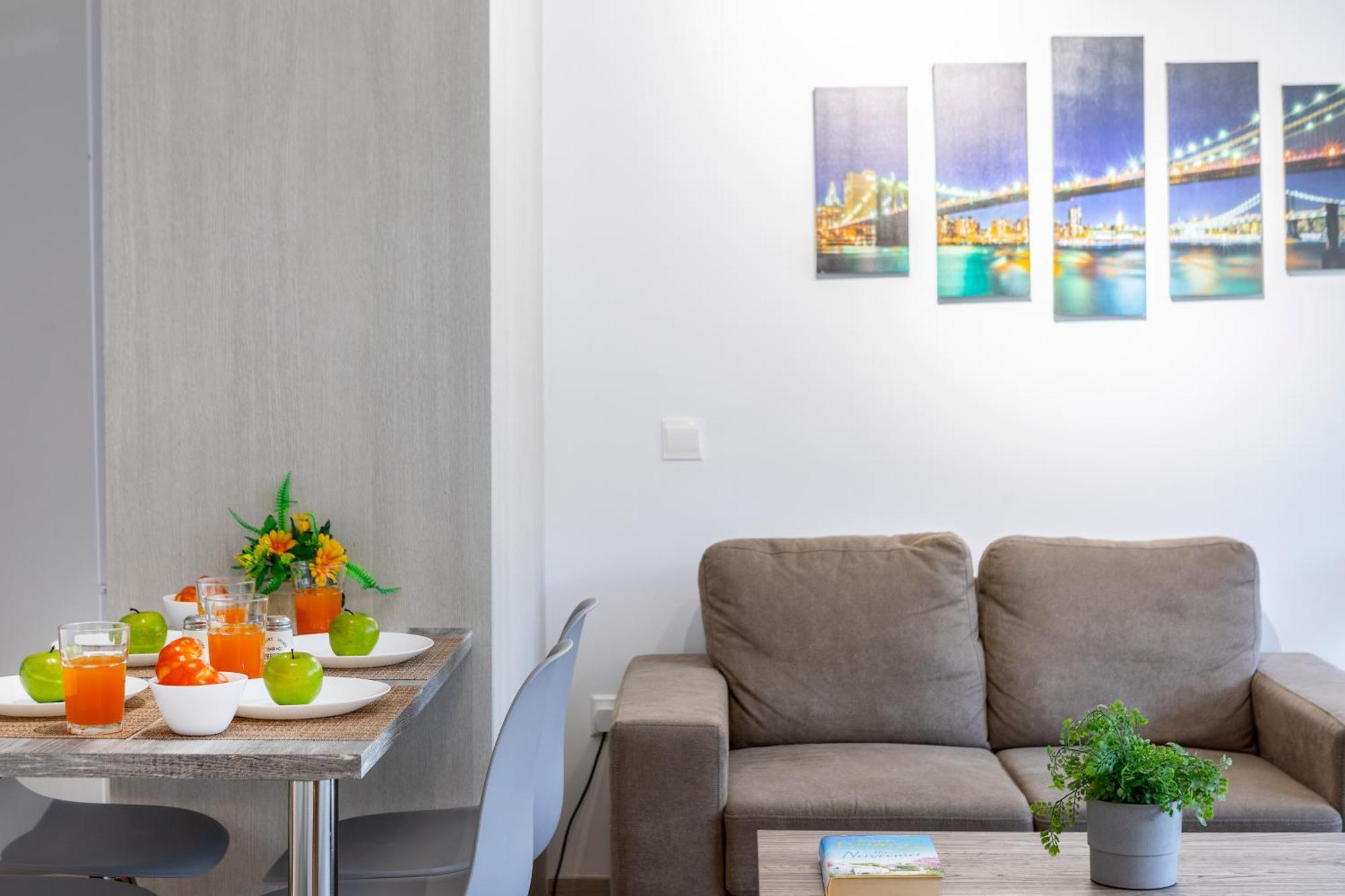 C-Premium Apts 100M From Beach And City Centre Larnaca Bagian luar foto