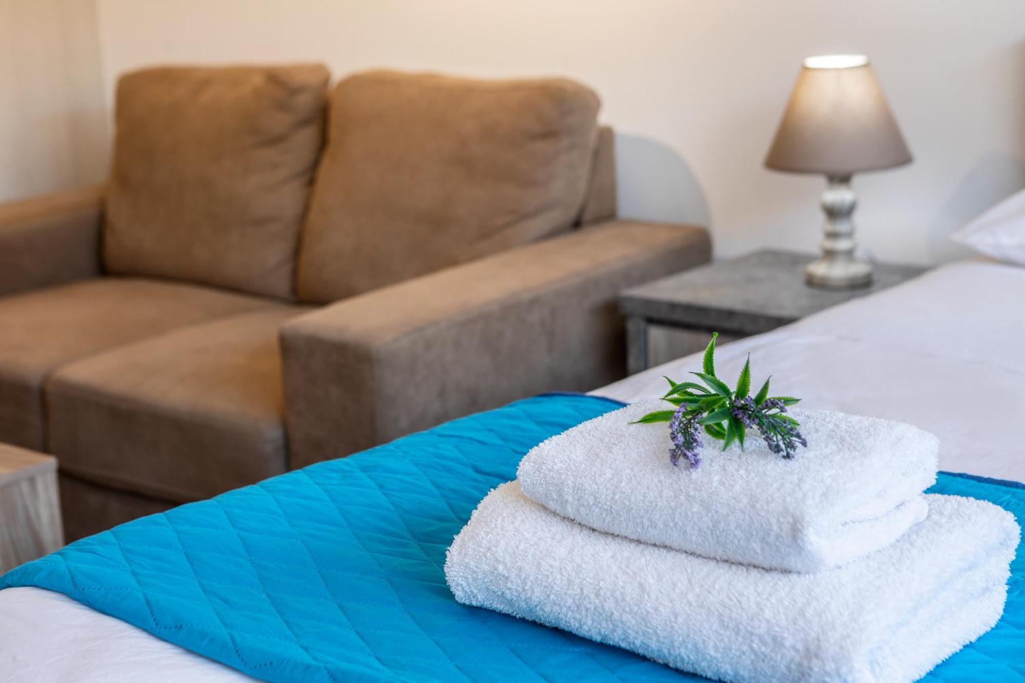 C-Premium Apts 100M From Beach And City Centre Larnaca Bagian luar foto