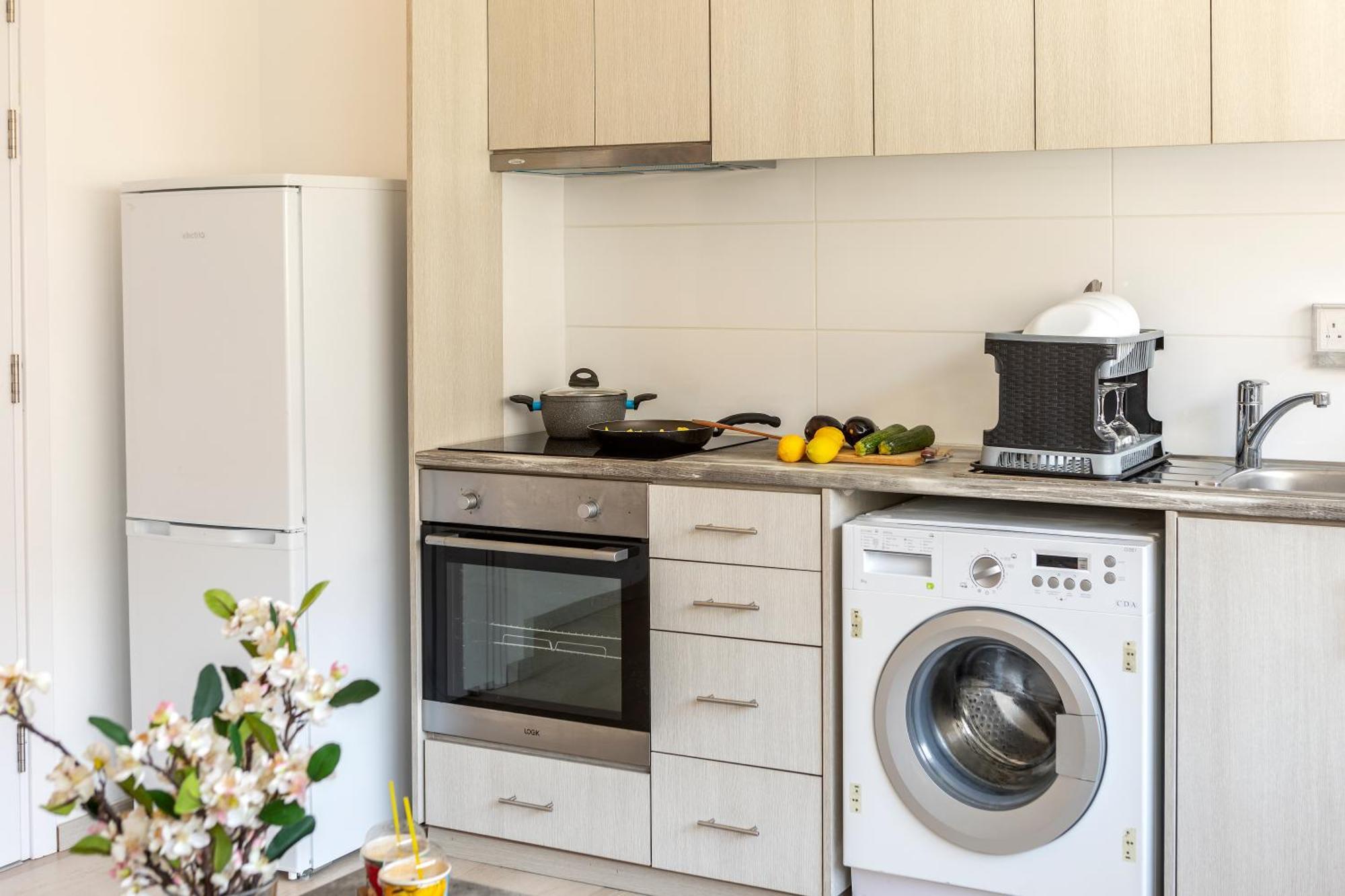 C-Premium Apts 100M From Beach And City Centre Larnaca Bagian luar foto