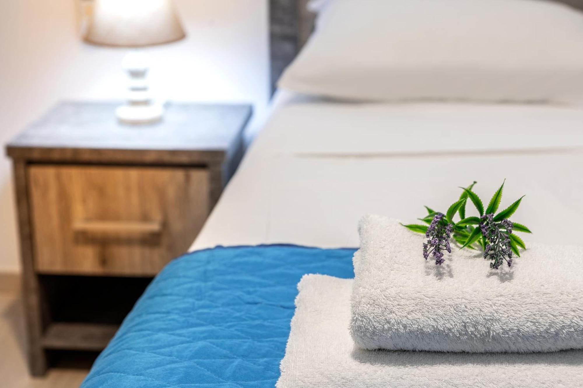 C-Premium Apts 100M From Beach And City Centre Larnaca Bagian luar foto