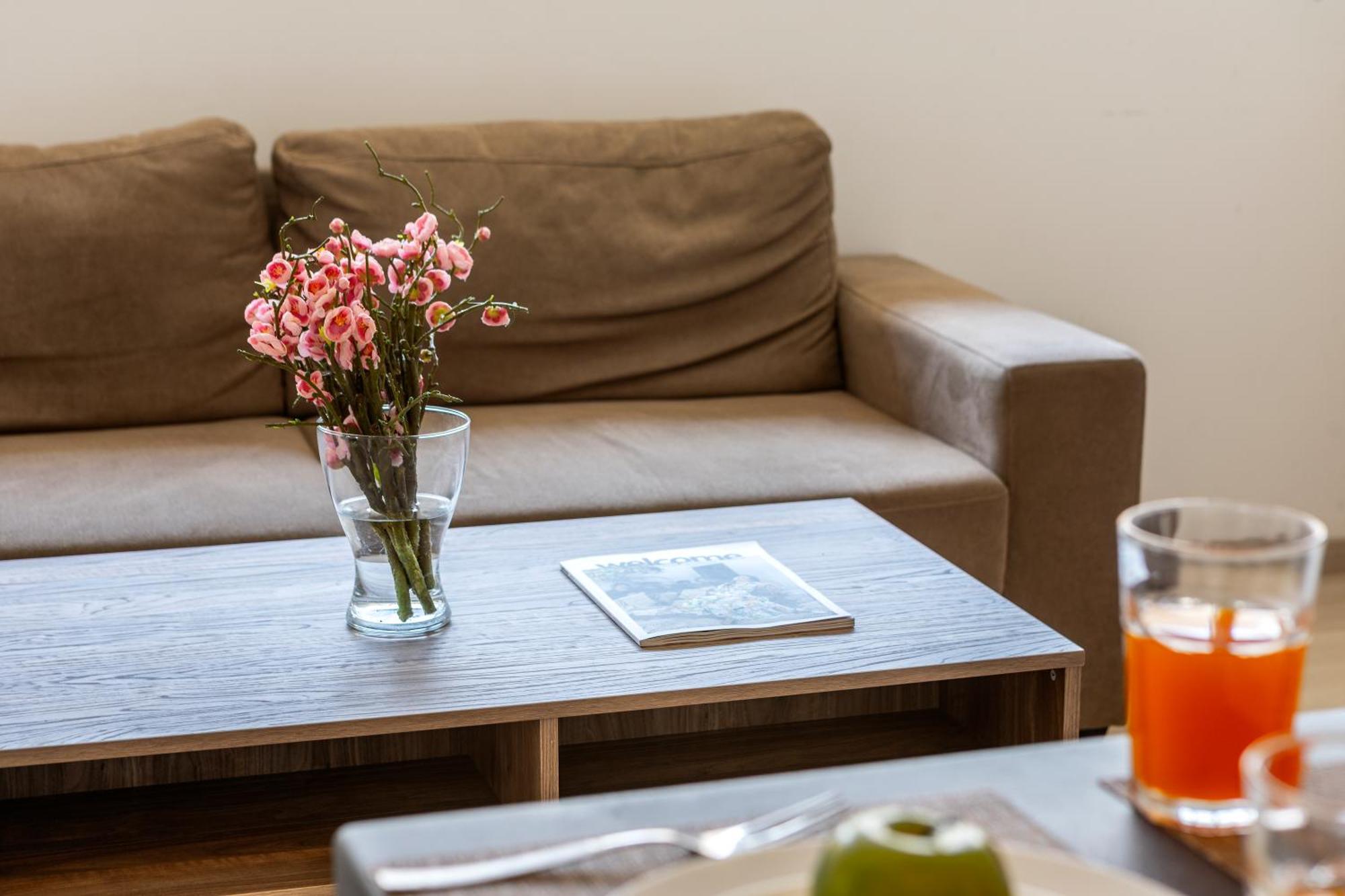 C-Premium Apts 100M From Beach And City Centre Larnaca Bagian luar foto