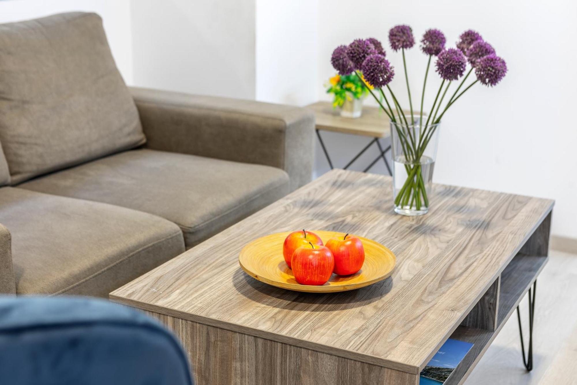 C-Premium Apts 100M From Beach And City Centre Larnaca Bagian luar foto