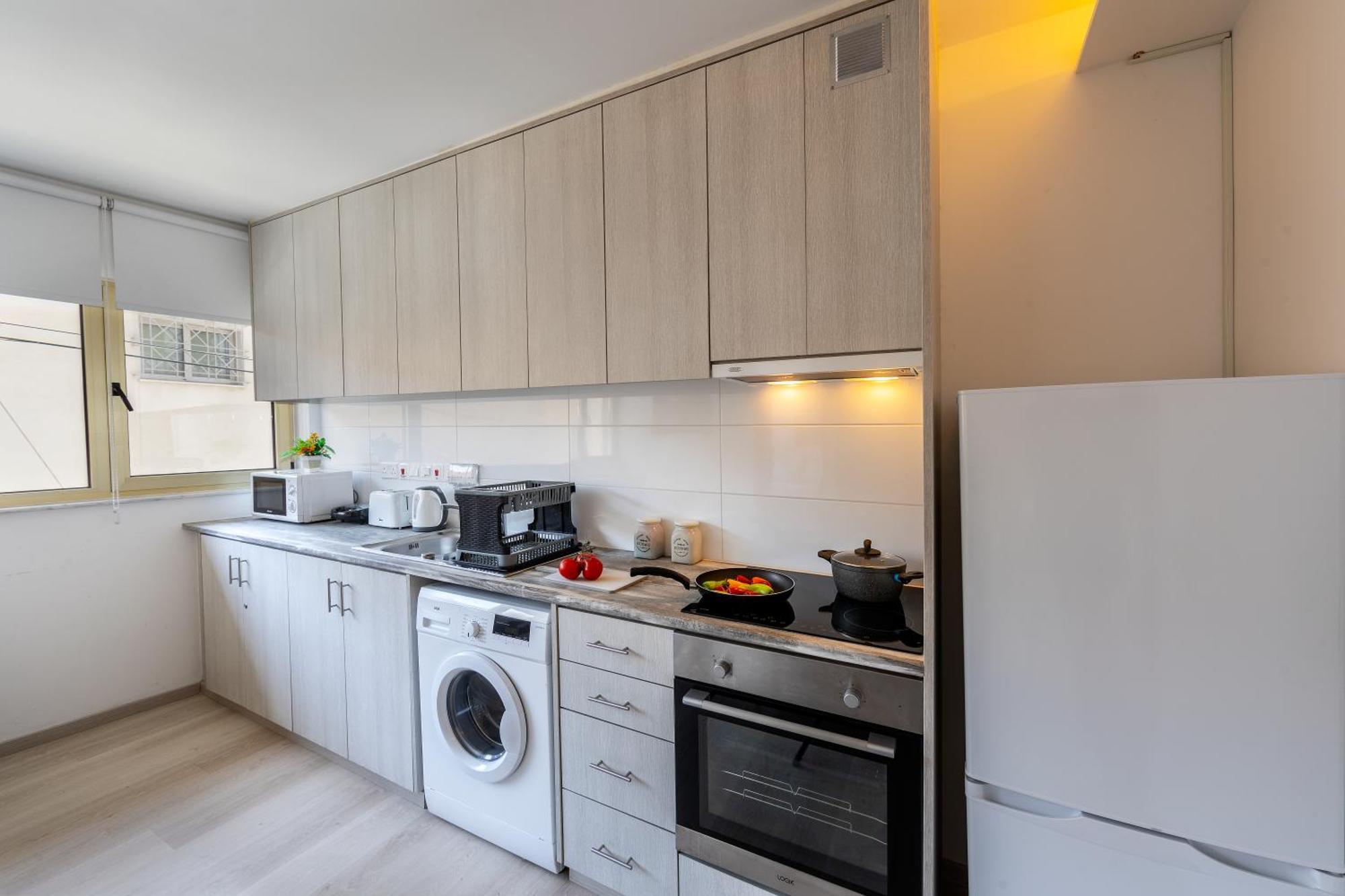 C-Premium Apts 100M From Beach And City Centre Larnaca Bagian luar foto