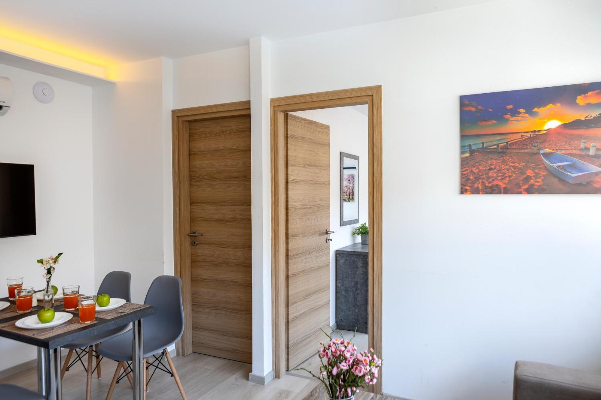 C-Premium Apts 100M From Beach And City Centre Larnaca Bagian luar foto